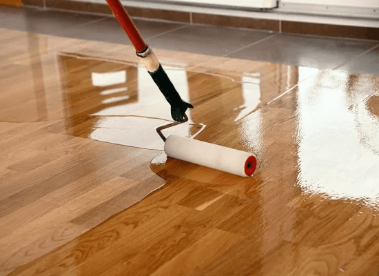 Vitrification et finition brillante de parquet
